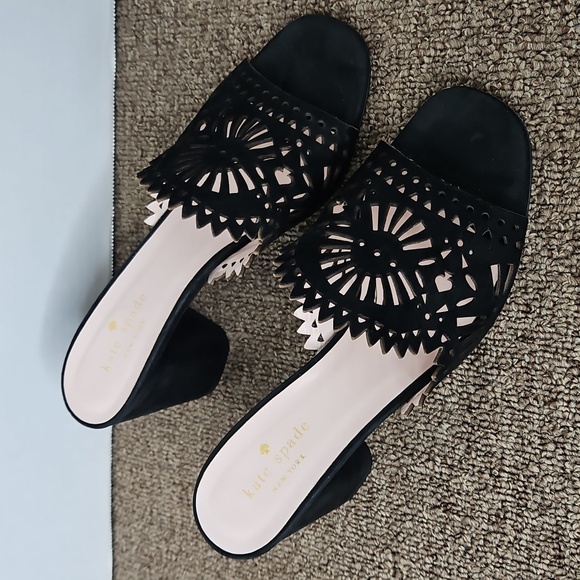 Kate Spade Delgado Black Suede Laser Cut Slip On Block Heel Sandal Sz 7 - Picture 2 of 5